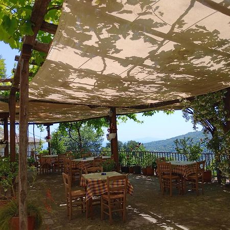 Hotel Erotas Áyios Dhimítrios 외부 사진