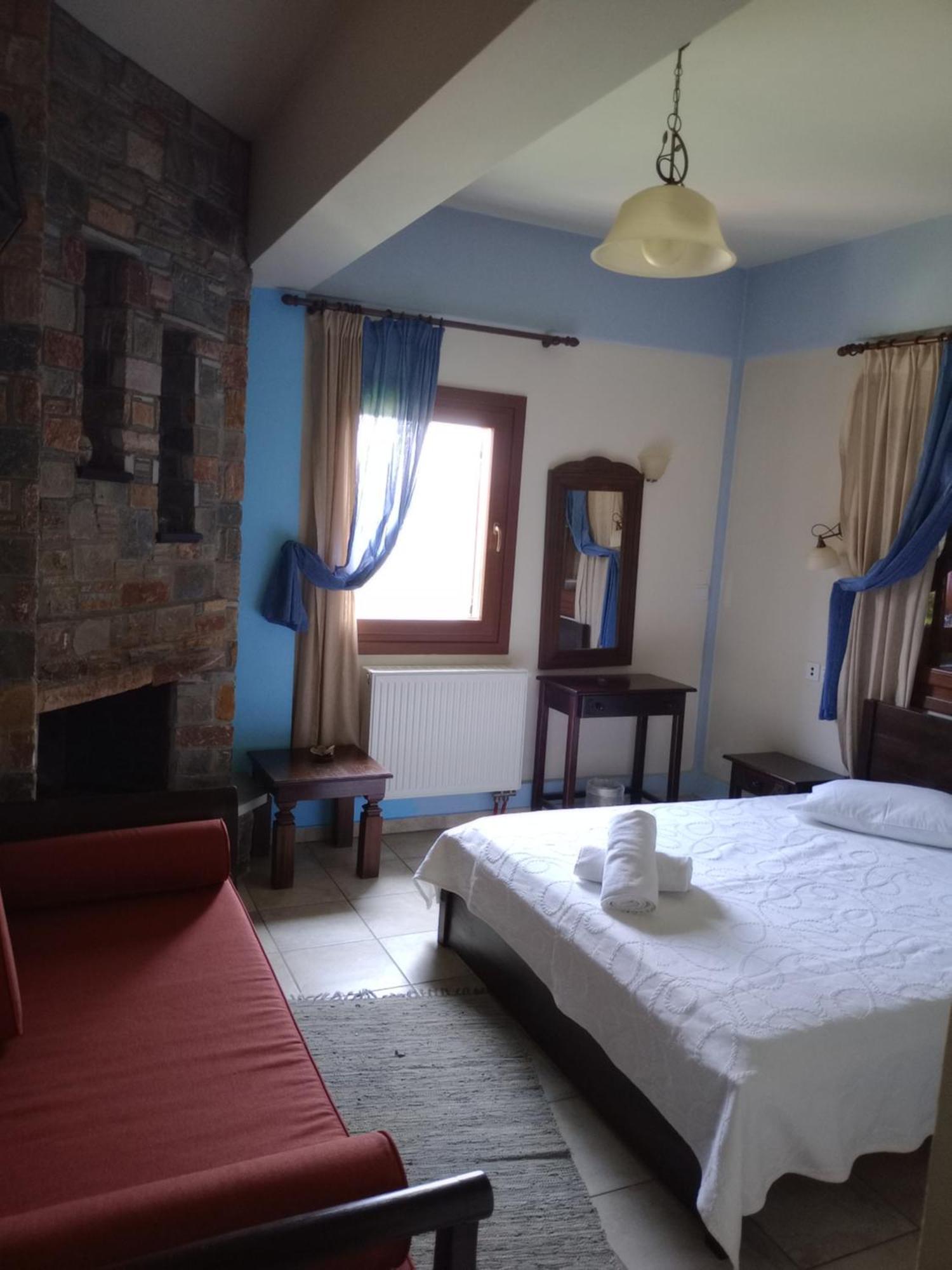 Hotel Erotas Áyios Dhimítrios 외부 사진