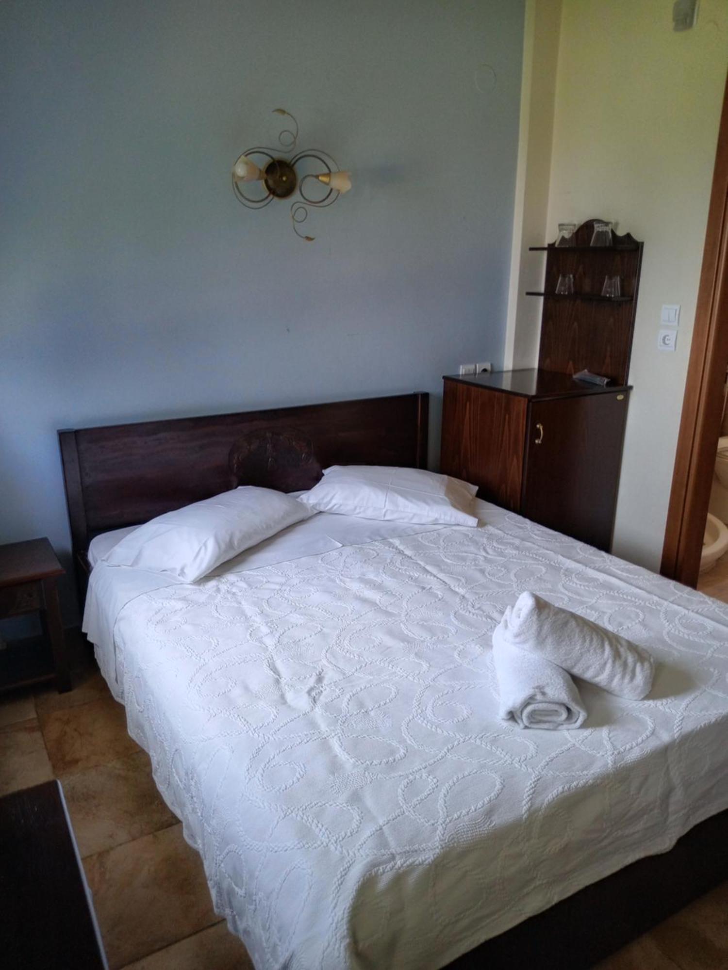 Hotel Erotas Áyios Dhimítrios 외부 사진