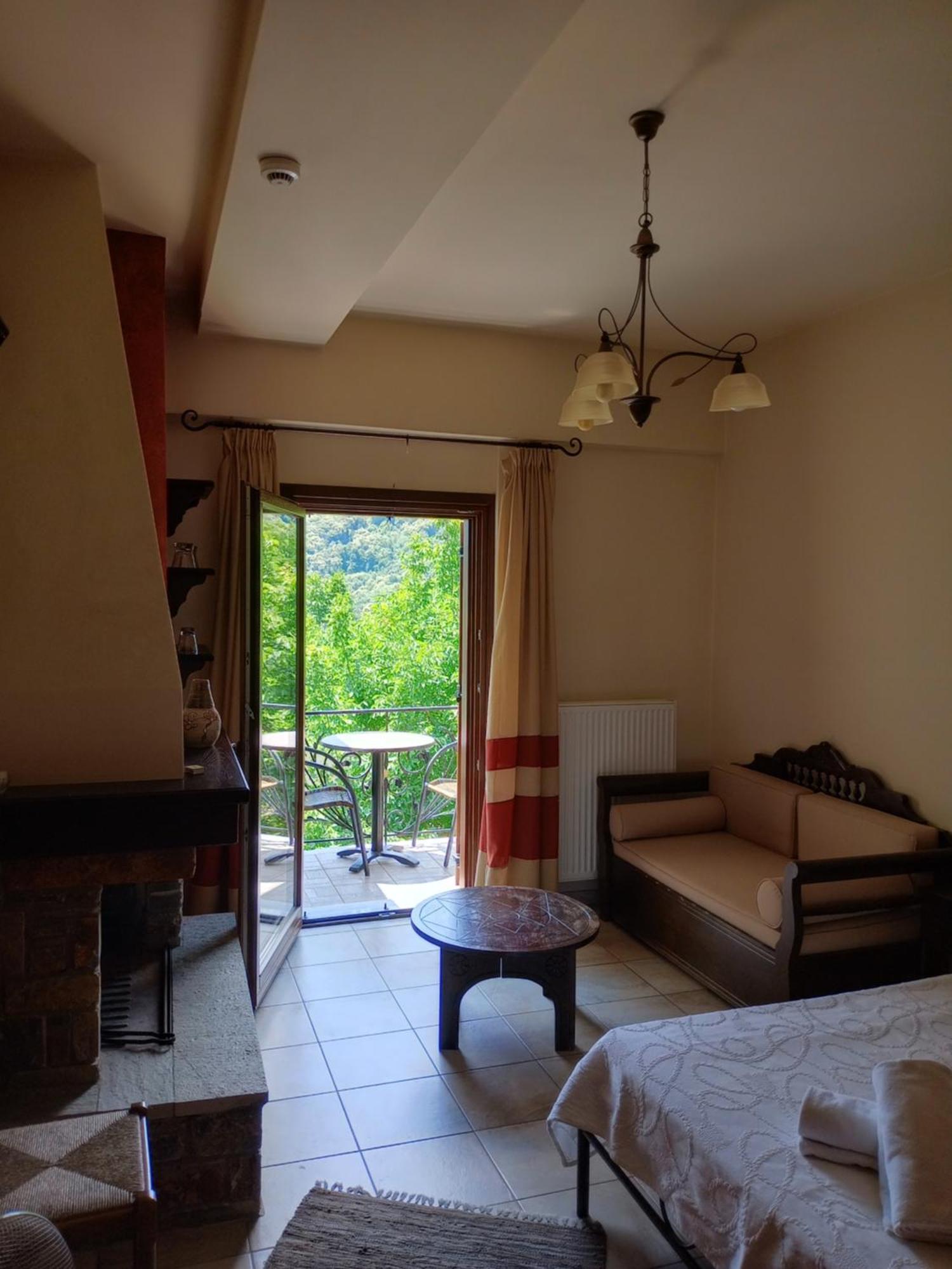 Hotel Erotas Áyios Dhimítrios 외부 사진