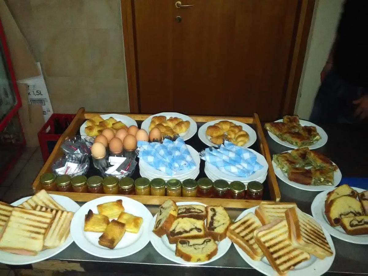 Hotel Erotas Áyios Dhimítrios 외부 사진